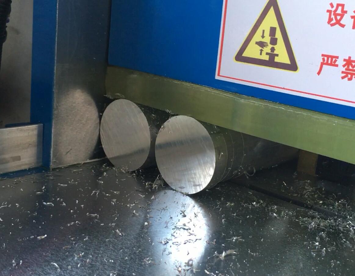 全自動鋸鋁機